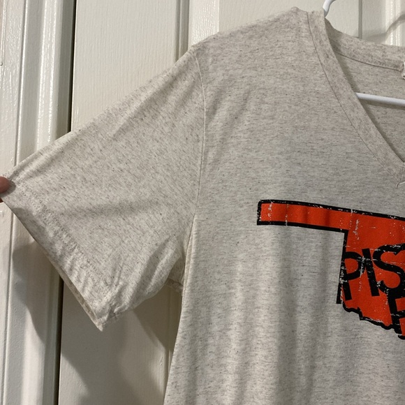 Oklahoma State University cream heather short sleeve v neck T-shirt OSU Cowboys - Picture 2 of 4